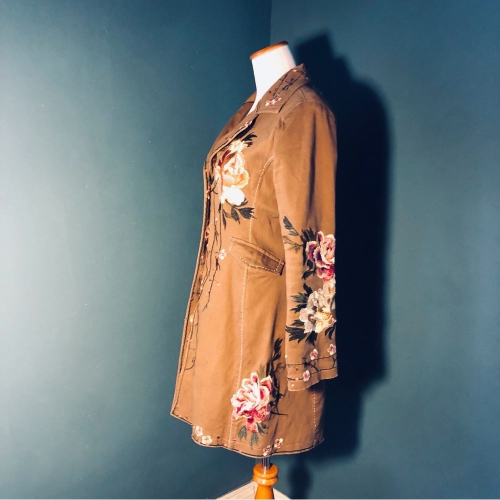Vintage rare , Embroidered trenchcoat by the pyramid collection - Picture 3 of 8